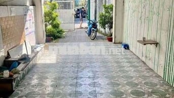 Cho thuê mặt tiền Lý Thường Kiệt 3 phòng ngủ sân oto gần 550