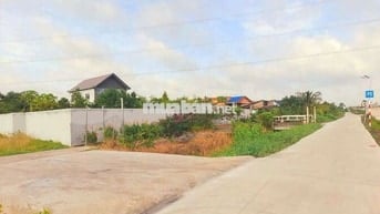 Hàng thơm, 171m2 đất thổ cư 8 x 20m View Kênh chỉ 590tr