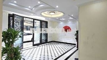 Nhà biệt tự giá rẻ 50m², thang máy, đường Nguyễn Văn Linh, Q.Long Biên