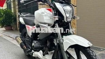 Benelli TNT 150cc  màu trắng chính chủ xe đẹp chât