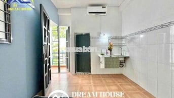 STUDIO BAN CÔNG BẾP LỚN MẶT TIỀN ĐƯỜNG GẦN HUIT, AEON MALL ZÁ RẺ