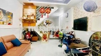 GIẢM MẠNH_CÒN 4.X TỶ _ 2 TẦNG _DT 4 x 11m _ HÒA BÌNH CẠNH ĐẦM SEN