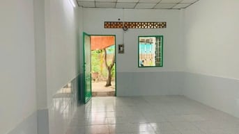 Cho thuê nhà có sân vườn, sạch sẽ, hẻm xe hơi 45 Cao Lỗ, P.4, Q.8