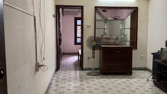 Cho thuê nhà lâu dài . Khu chung cư c10 kim liên . Mặt phố phương mai
