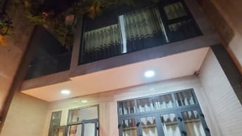 Cho Thuê nguyên căn sân trước sau