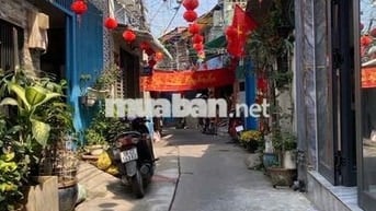 NHÀ LẦU 2 TẦNG ĐƯỜNG 37 - KDC HIỆN HỮU - TÂN KIỂNG - QUẬN 7 - HẺM RỘNG