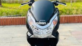 HONDA PCX MÀU ĐEN CHO GIA ĐÌNG SỬ DỤNG ZIN CHẤT.
