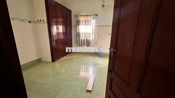 Cho thuê 1 phòng trọ sạch sẽ, an ninh. nhà mặt tiền 30/4