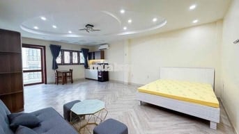 STUDIO BAN CÔNG 45m2 SÁT LOTTE Q7, CRESENT MALL, SC VIVO, Q4, Q1, Q8,.