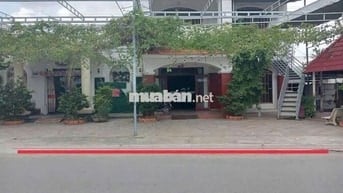 Bán nhà đang kinh doanh Bình Đại 787 m2