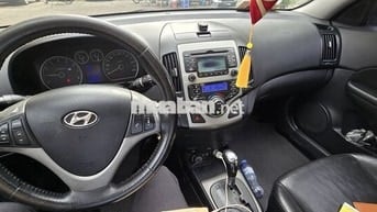 Bán xe hyundai i30cw 2010 màu bạc