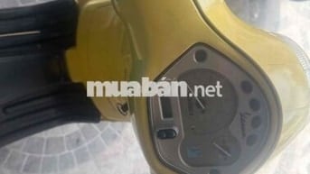 xe piggio Vespa Lx  Y xang phun Fi dời 2012