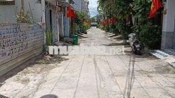 Bán nhà sổ hồng chung đất thổ cư khu dân cư hiện hữu