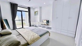 CĂN HỘ 1 PN TÁCH BẾP FULL NỘI THẤT, BAN CÔNG NẰM NGAY TRUNG TÂM