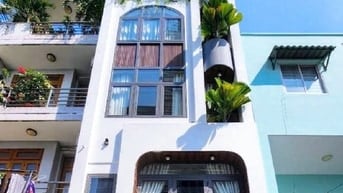 Gần Emart Phan Huy Ích, HXH, 5 tầng, nhà đẹp ở ngay, hơn 8 tỷ