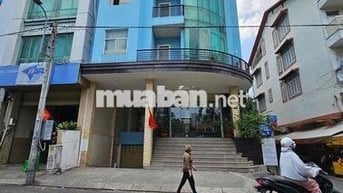 Cho thuê mặt bằng trệt toà nhà góc 2 mặt tiền trung tâm Bình Thạnh