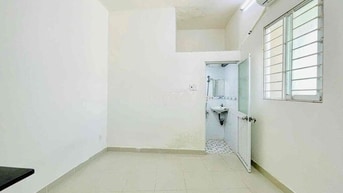 CHO THUÊ STUDIO CỬA SỔ TRỜI CÁCH HUTECH, UTH, NGOẠI THƯƠNG 5p ĐI XE