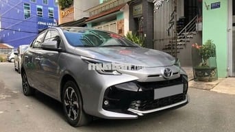 Toyota Vios E CVT 2024 màu xám bạc cực mới