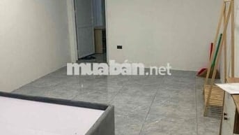 🏡 Cho thuê căn hộ tập thể B5 Nghĩa Tân – Tầng 3