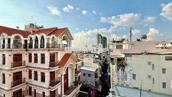 Căn Hộ Ban Công ..... Ngay Bờ Kè Trườnh Sa ... 5p qua Phố Đi Bộ 🔥🔥