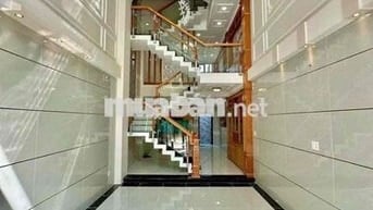 Nhà Sạch Sẻ DT 220m2 1Trệt 1Lửng 2Lầu 4Pn 5Wc Sân Thượng Hẻm Xe Tải