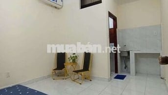 Còn trống phòng 110 Q7 máy lạnh FULL NT