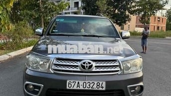 Toyota Fortuner 2009 2.5G - 200000 km