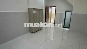 Phòng 35m2 Tầng trệt phù hợp 4 sv Nguyễn Tất Thành