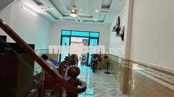HẺM NHỰA 8M VÕ THỊ HỒI, HÓC MÔN, NHÀ 3 LẦU MỚI CỨNG ĐẸP KENG
