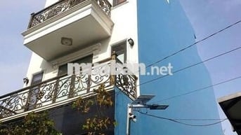 BÁN GẤP, nhà Bình Tân gần Tân Phú, 4 tầng, 135m2, HXH 6m, chỉ hơn 6 tỷ