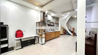 Cho thuê nhà đẹp Lê Văn Sỹ 4x10m 3 lầu st full nội thất giá 15 triệu