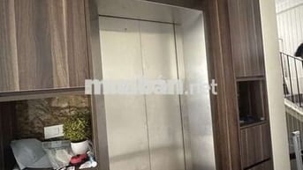 7 tầng, thang máy, kinh doanh, ô tô đỗ cửa
