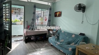 Cho Thuê Căn Hộ 2PN 1WC Trung Tâm Tp HCM, Đường CMT8 P. Hoà Hưng