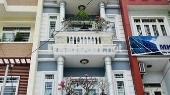 BÁN NHÀ 4 TÂNG MẶT TIỀN NGUYỄN VĂN CỪ KDC HỒNG PHÁT