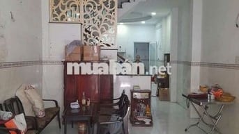 Nhà 1 lầu 3 phòng ngủ 2 tollet .giá 4 triệu 500