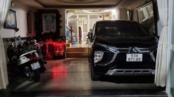 Xe Hơi Trong Nhà Ng Bá Tòng,Ngang 5m,4Tầng,Thông Ra Lý T Kiệt,Gần BV
