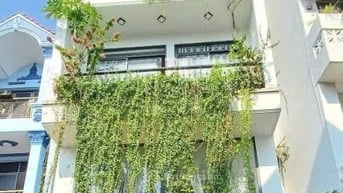 Cô chú lớn tuổi về quê - bán gấp căn nhà Lê Hồng Phong - Quận 10 