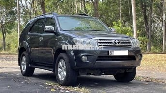 Toyota Fortuner 2010 máy xăng số tự động