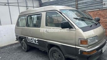 Toyota Hiace 2008 Commuter 2.7 - 50 km