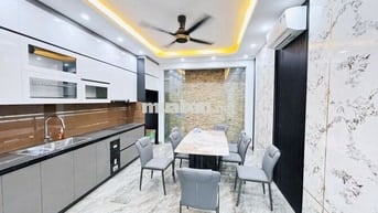 Bán Nhà Kim Giang Vài Mét Ra Đg To 42m 5 Tầng MT 4,5m, Giá Chỉ 6,12 Tỷ
