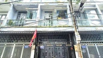 BÁN NHÀ XE HƠI CHẠY NGANG NHÀ