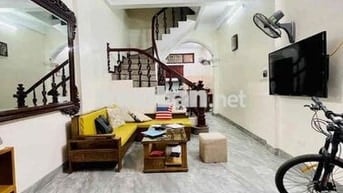 Bán nhà đẹp ngõ Pháo Đài Láng 40m 6 tầng ở ngay 30 ra ô tô giá 9,9 tỷ