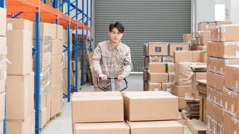 Tuyển nhân viên kho đóng gói hàng từ 8-10 tr