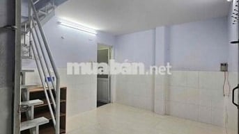 phòng đúc 1 nữ ở 12m có gác đúc, cửa sổ thoáng