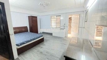 Phòng giá rẻ, có thang máy, bãi xe lớn, ở 3-4ng, sát Quận 5, quận 7, .