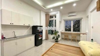 Phòng có ban côg, rộng rãi, ở 3 bạn, xe thì free, tiện qua STU, SGU,..