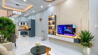 Cần thanh lý gấp nhà đường Tạ Uyên, Phường 15, Quận 5. 