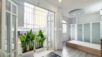 2 PHÒNG NGỦ BAN CÔNG - full nội thất - nằm khu trung tâm