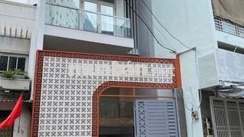 CHO THUÊ NHÀ FULL ỐP KÍNH CÓ THANG MÁY NGAY 2B CAO THẮNG QUẬN 3