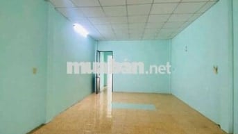 CHO THUÊ NHÀ LẦU 3PN KDC 586 LỘ OTO GẦN CHỢ GIÁ 4.5TR/THÁNG